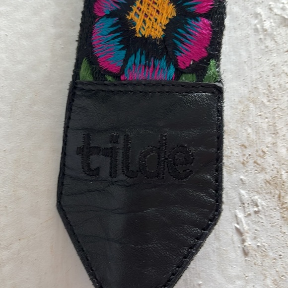 Tilde guitar/camera strap - Picture 5 of 5